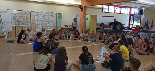Jóvenes de Calasparra participan esta semana en el hermanamiento Erasmus+ que tiene lugar en Riorges