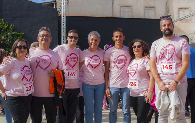 Calasparra camina unida en el décimo aniversario de la 'Marcha Rosa'