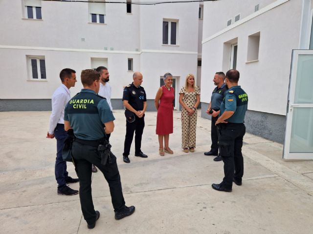 Visita de la Delegada del Gobierno a las obras de rehabilitación del cuartel de la Guardia Civil en Calasparra